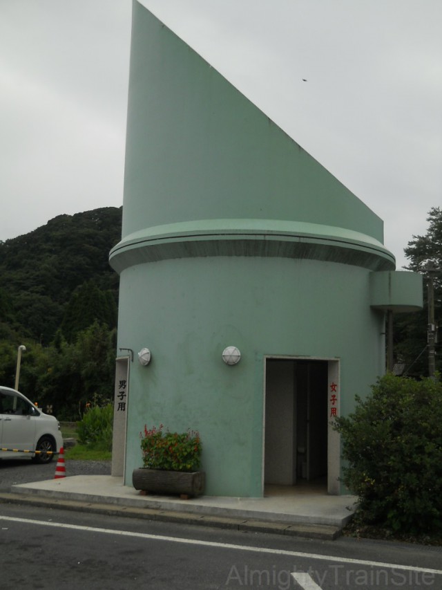 kazusa-nakano-toilet