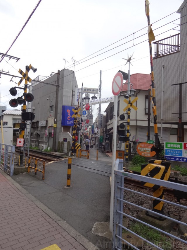 kanamachi-crossing2